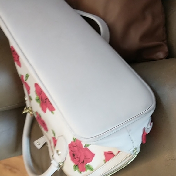 ECU Betsey Johnson Large Rose Crossbody Bag - Picture 8 of 17